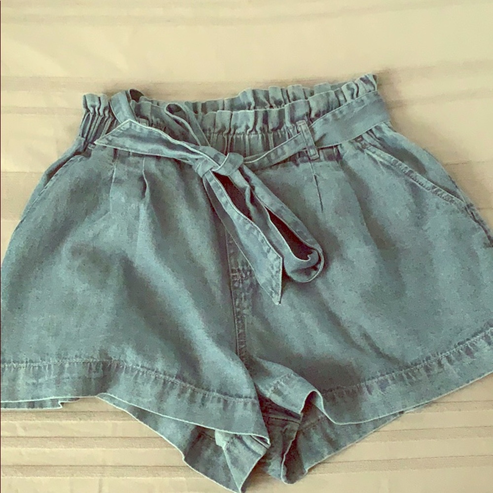 AE Paper bag shorts